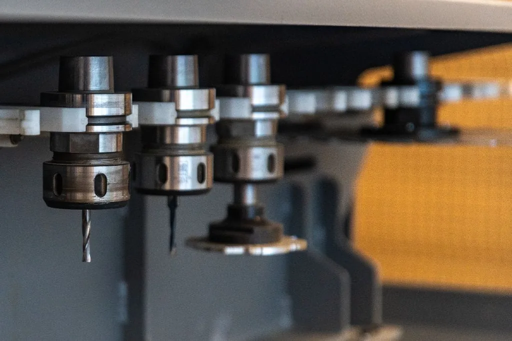 CNC menuiserie Planforet Saint-Étienne : machines commande numérique professionnelles, usinage précision bois massif